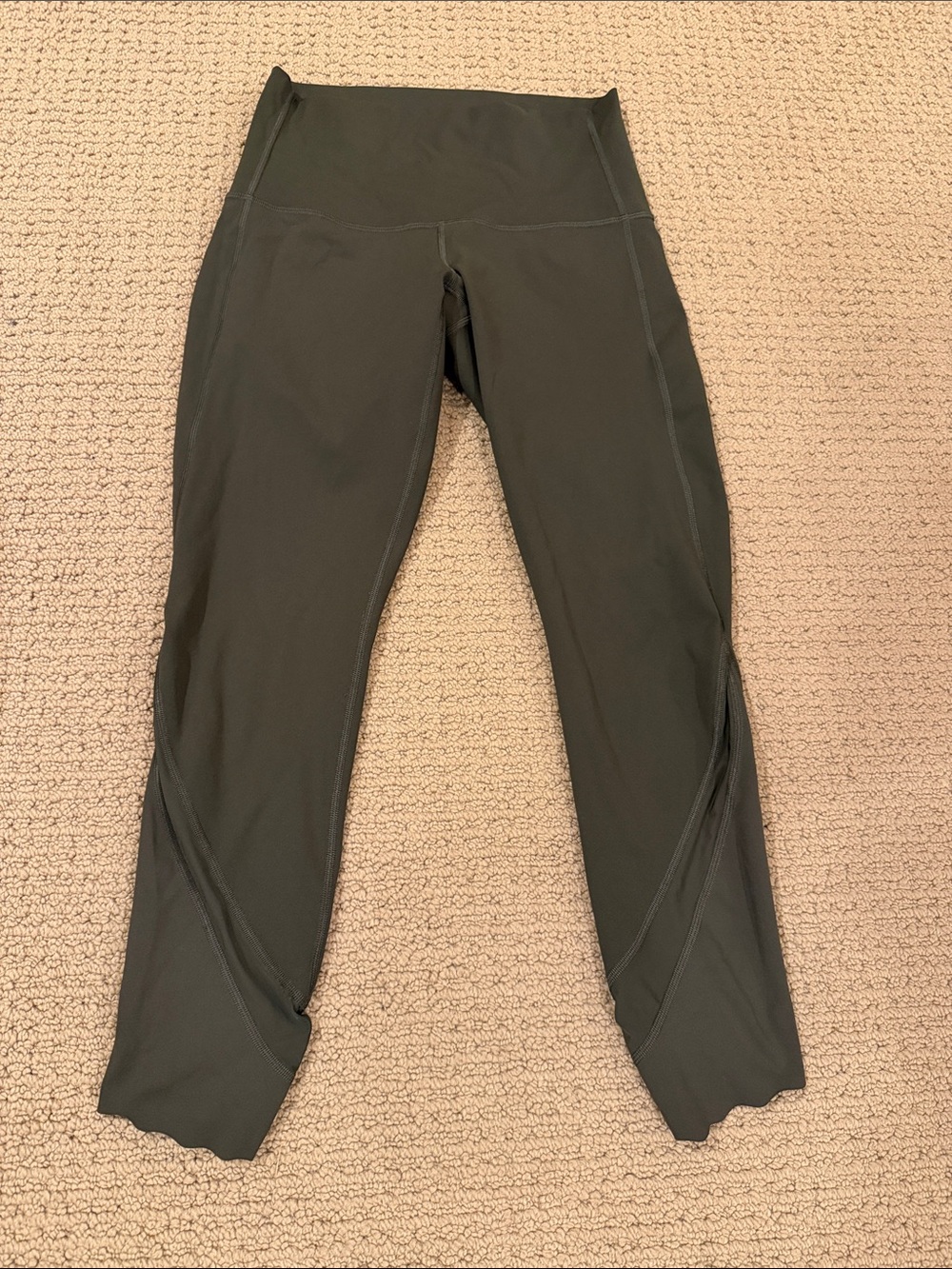 Lululemon scalloped hem leggings